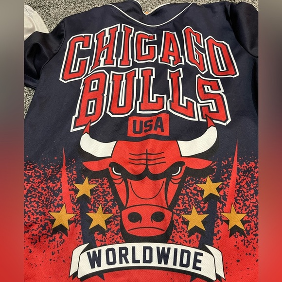 Chicago Bulls 66 Worldwide NBA UNK Brand Button Up Jersey Shirt - small - Picture 2 of 3